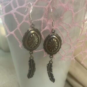 Native American Sterling Silver Concho With Feather Dangle Earrings🌵